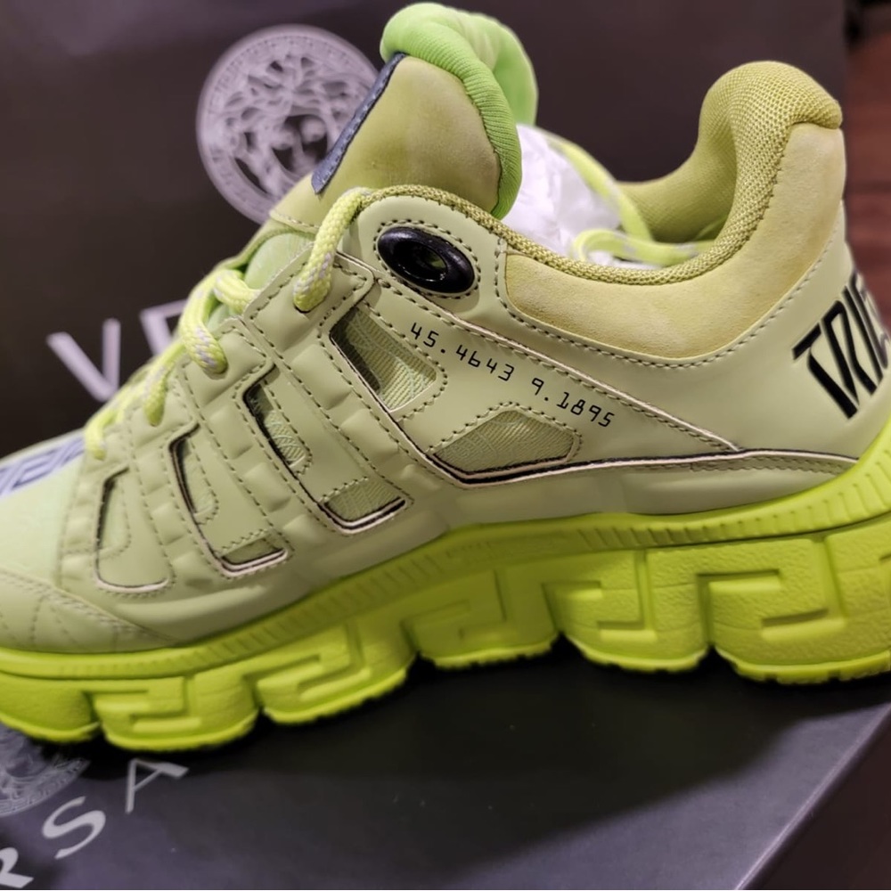Versace neon sneakers - Picture 2 of 5